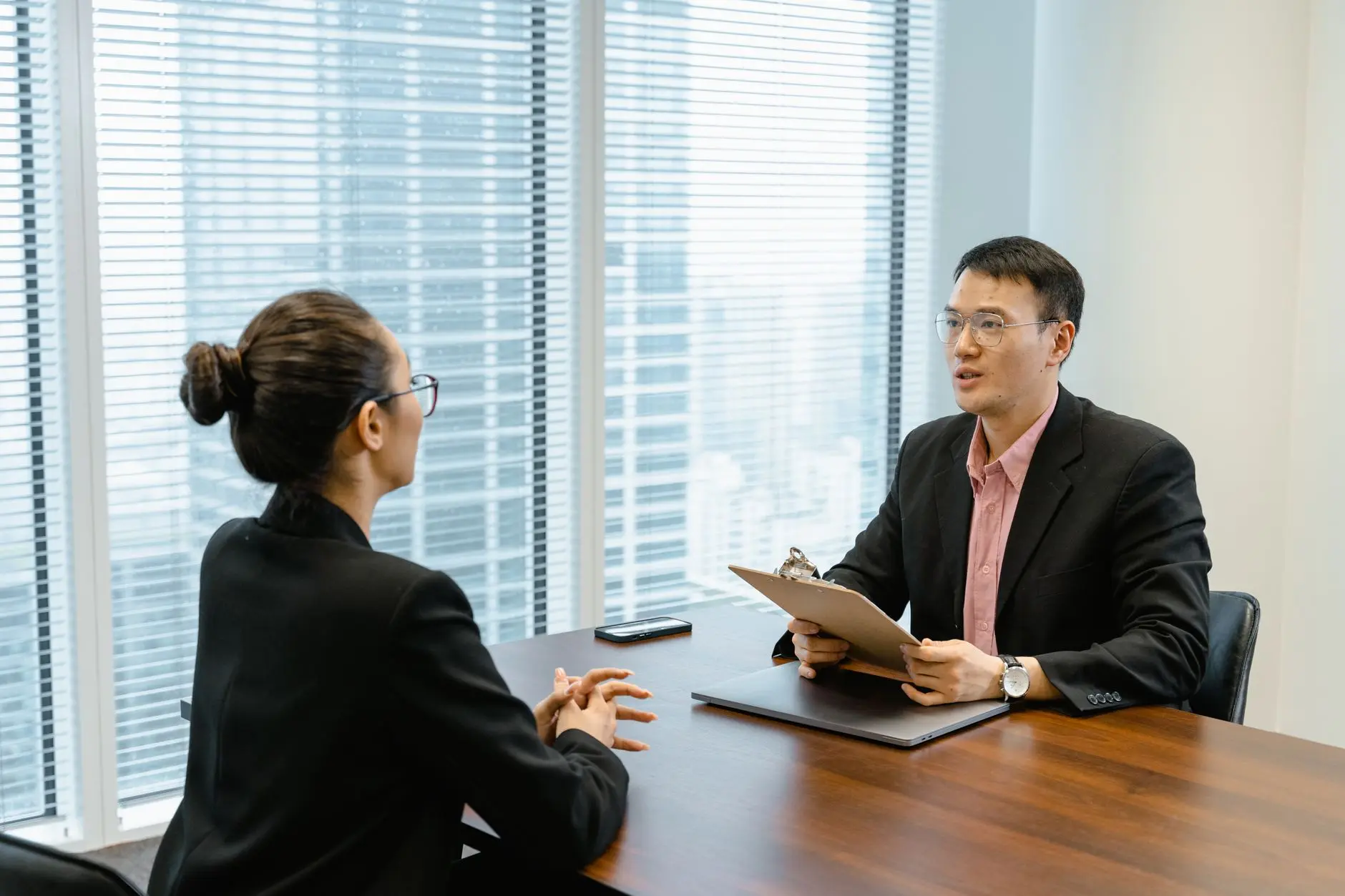 江西恩妮莫特文化传媒：企业宣传片制作全流程与周期解析封面图